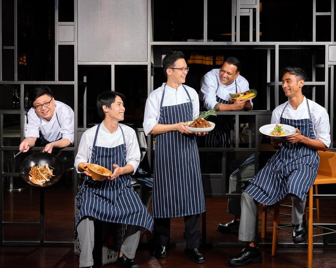 Parkroyal Singapore Big Stripes Apron